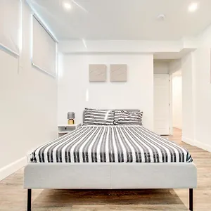 Cozy & Luxurious 3-br Montreal