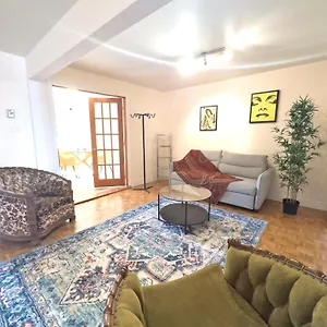 Superb 3 Bed 3mins From Mont-royal Metro Montreal